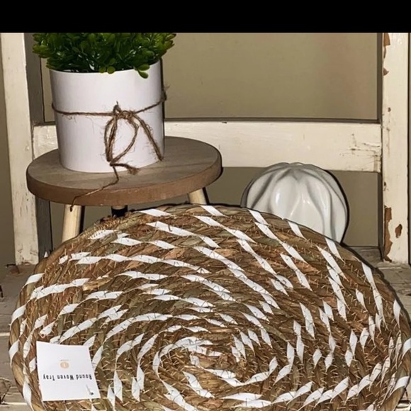 💥💥💥SOLD💥💥💥 NWT Target Bullseye Round Woven Tray - Picture 6 of 11